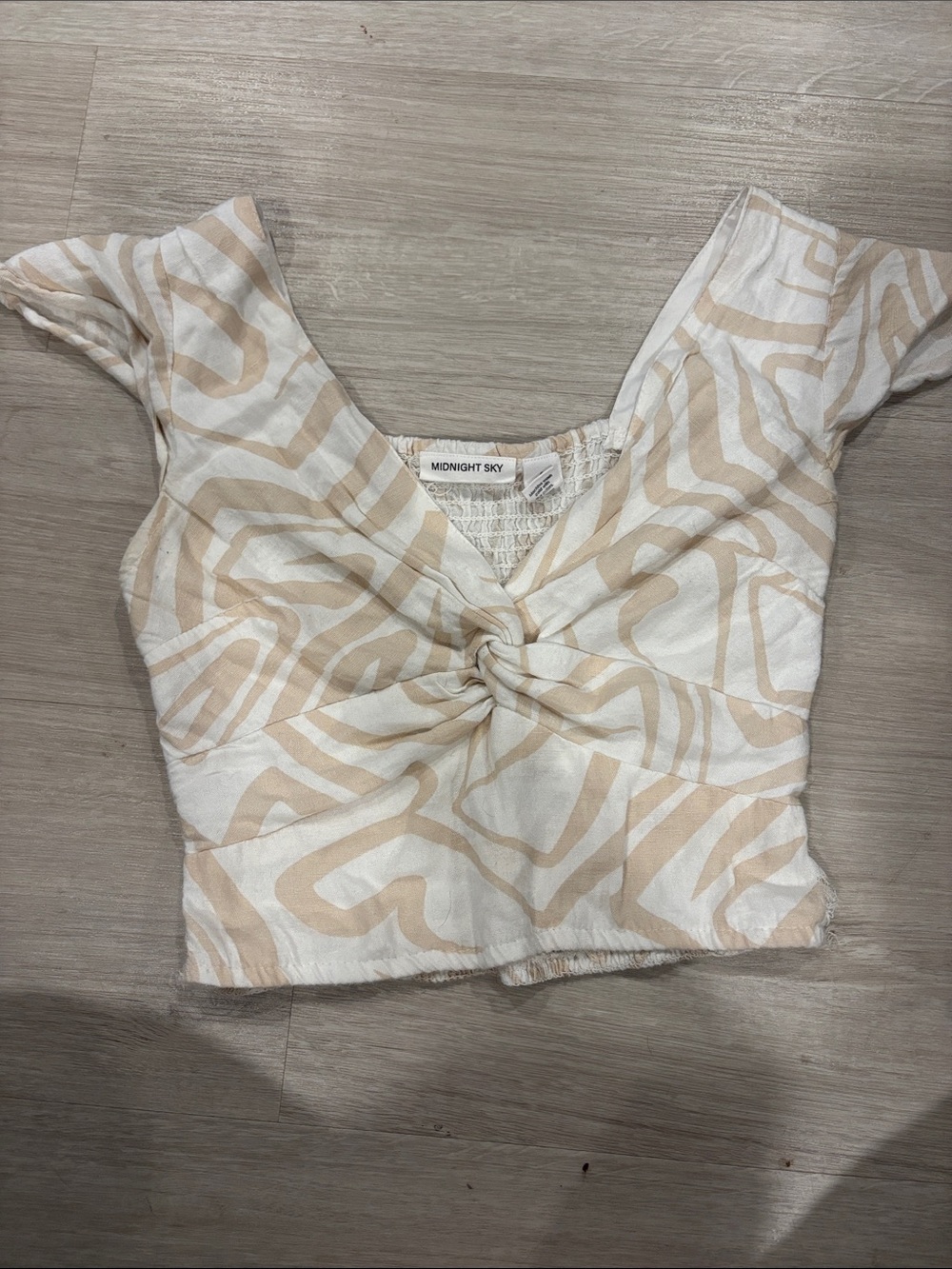 Midnight Sky Beige & White Twist-Front Crop Top